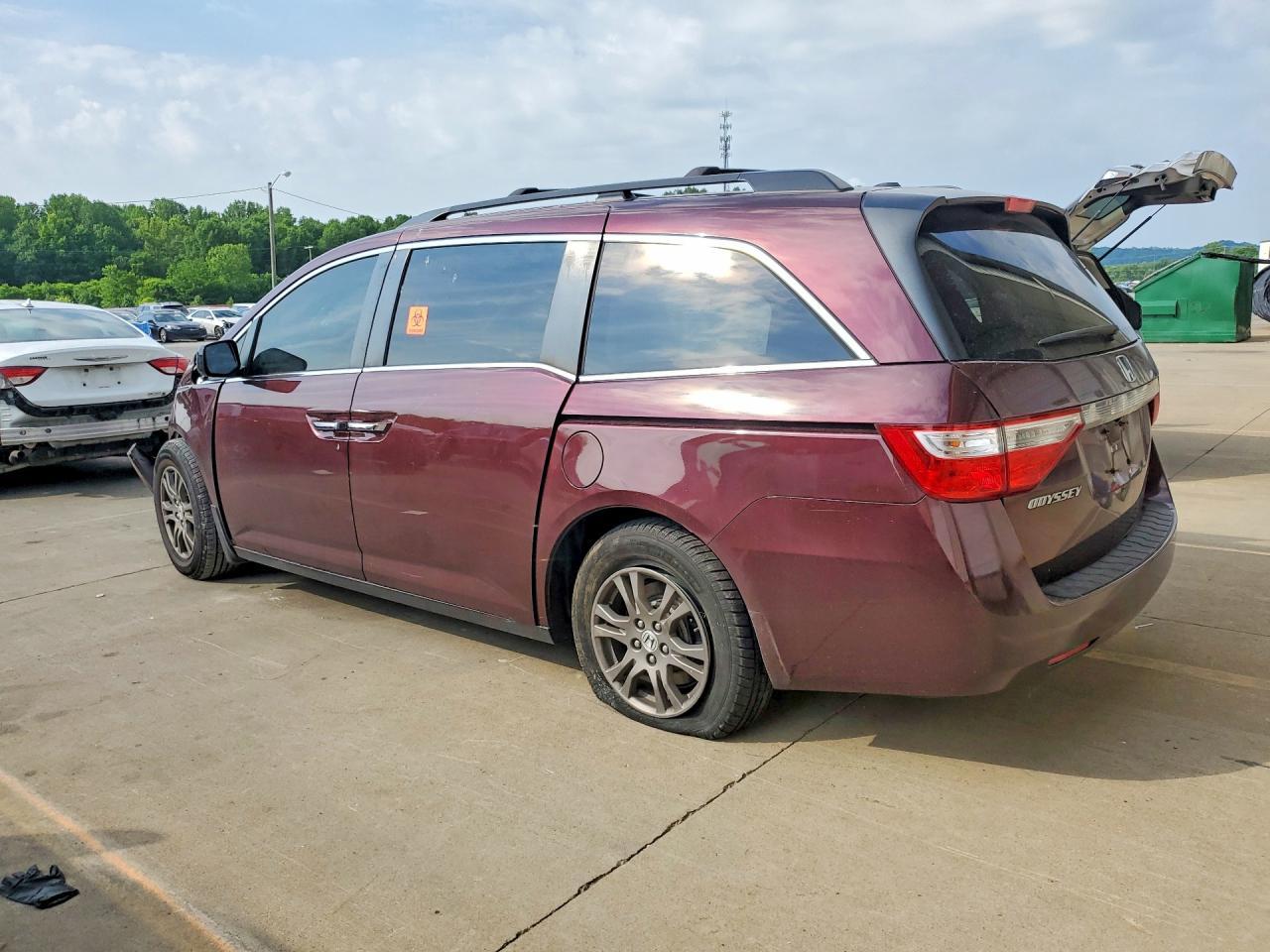 2013 Honda Odyssey Exl - Image 2