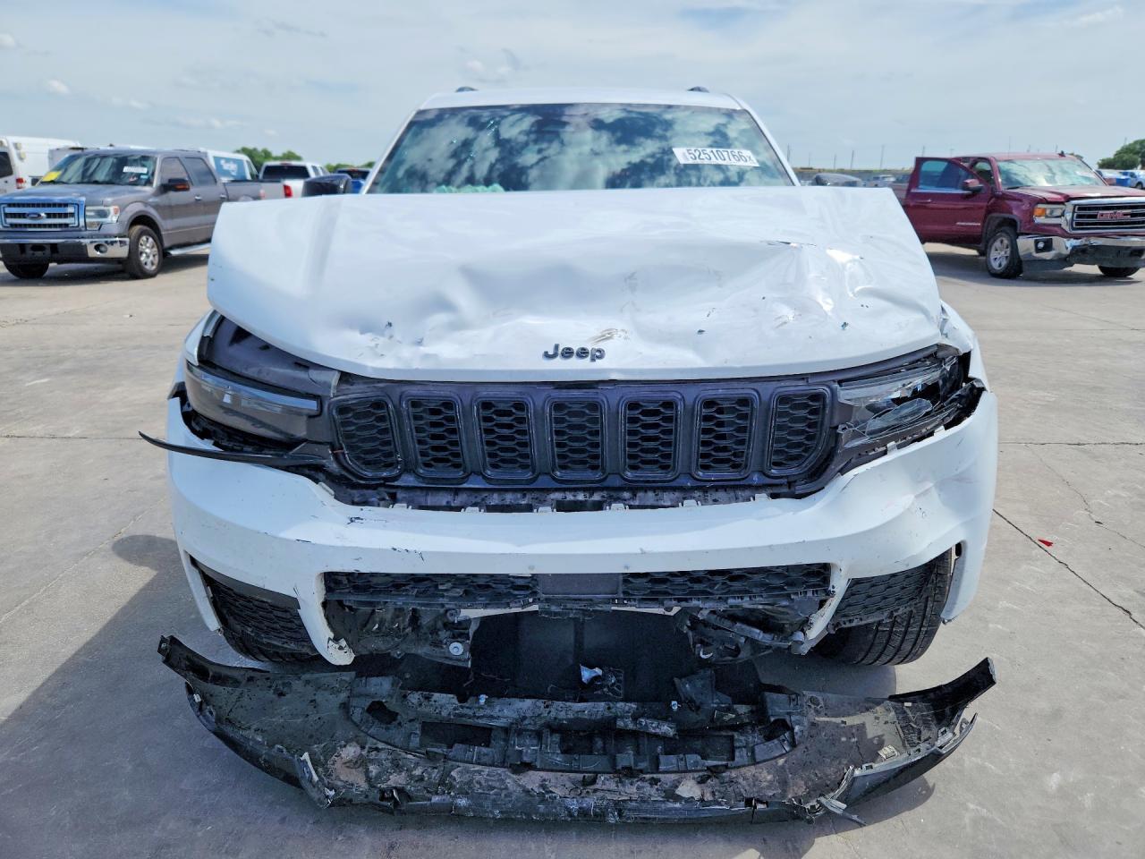 2024 Jeep Grand Cherokee L Laredo - Image 5
