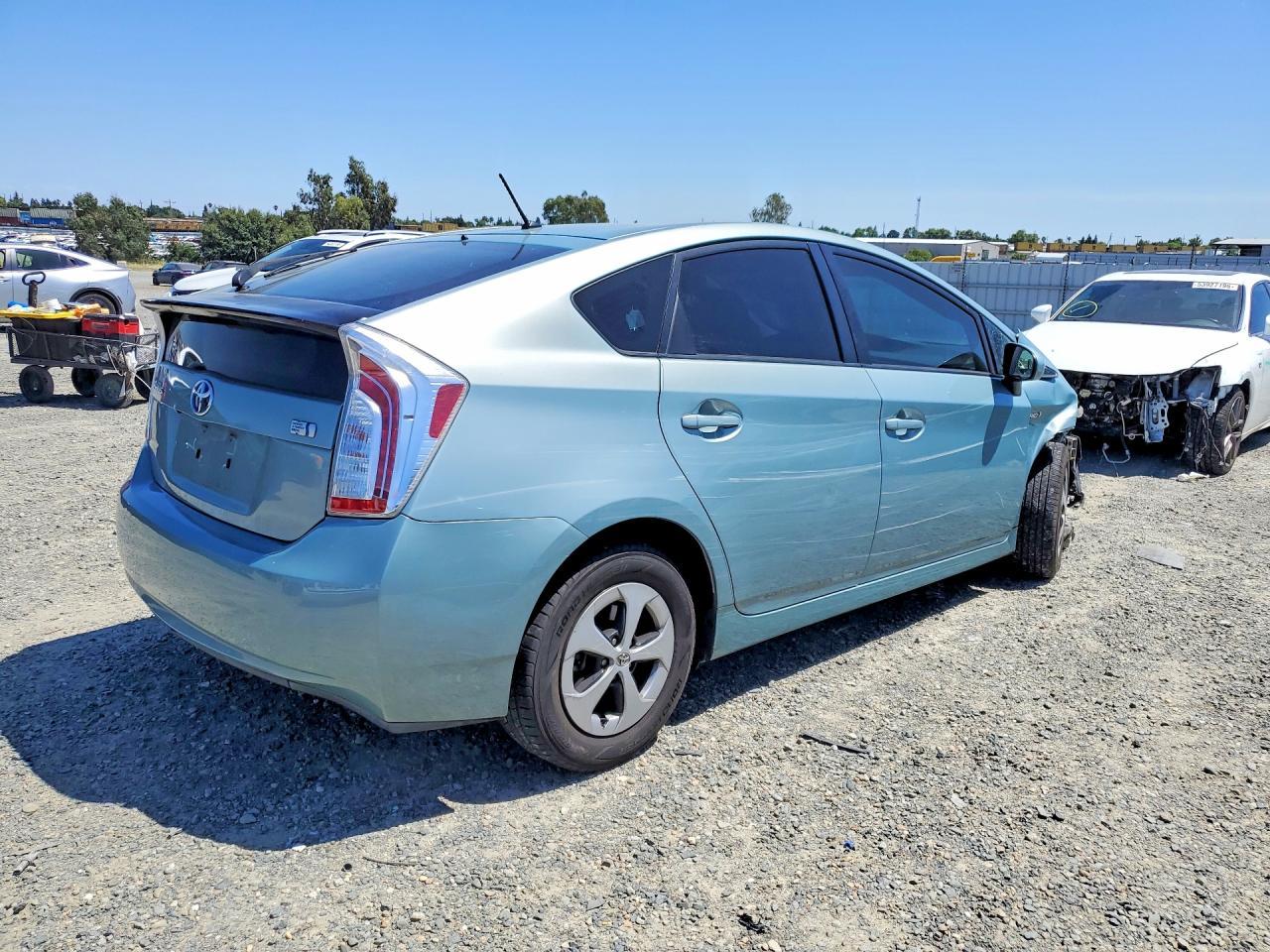 2015 Toyota Prius Two - Фото 3