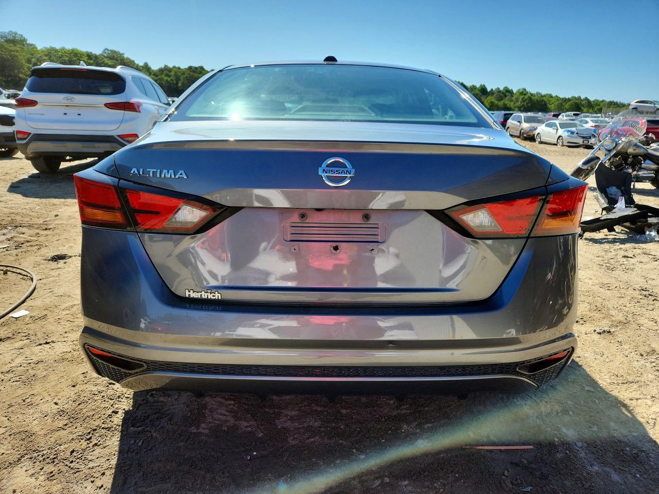 2019 Nissan Altima S - Фото 6