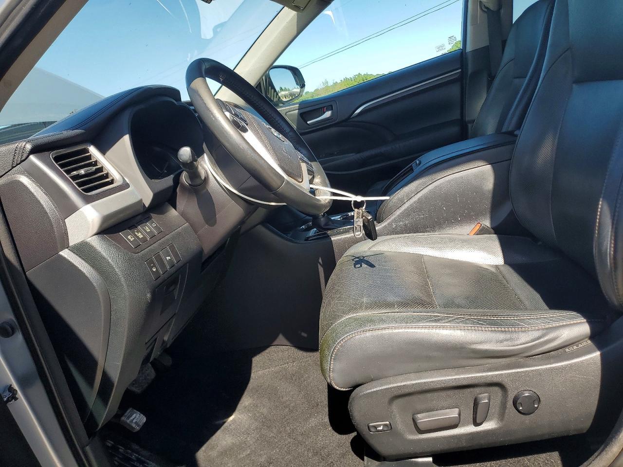 2015 Toyota Highlander Limited - Image 7
