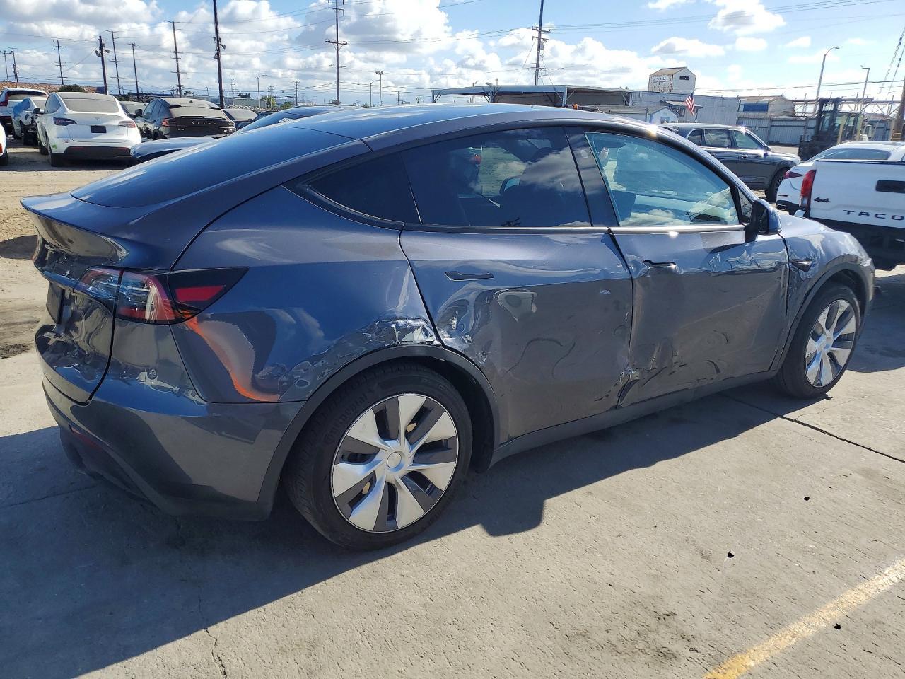 2023 Tesla Model Y - Image 3
