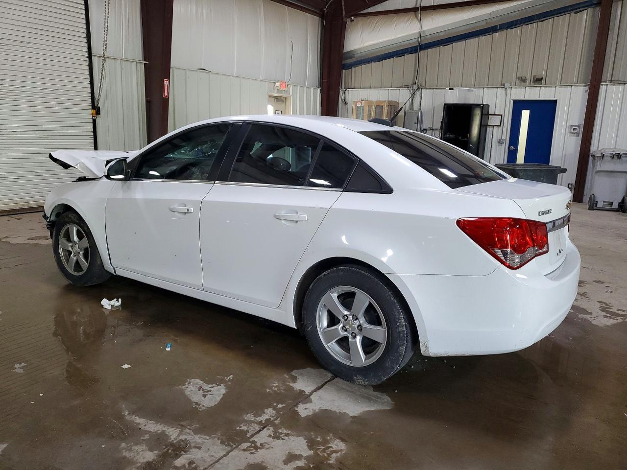 2015 Chevrolet Cruze Lt - Image 2