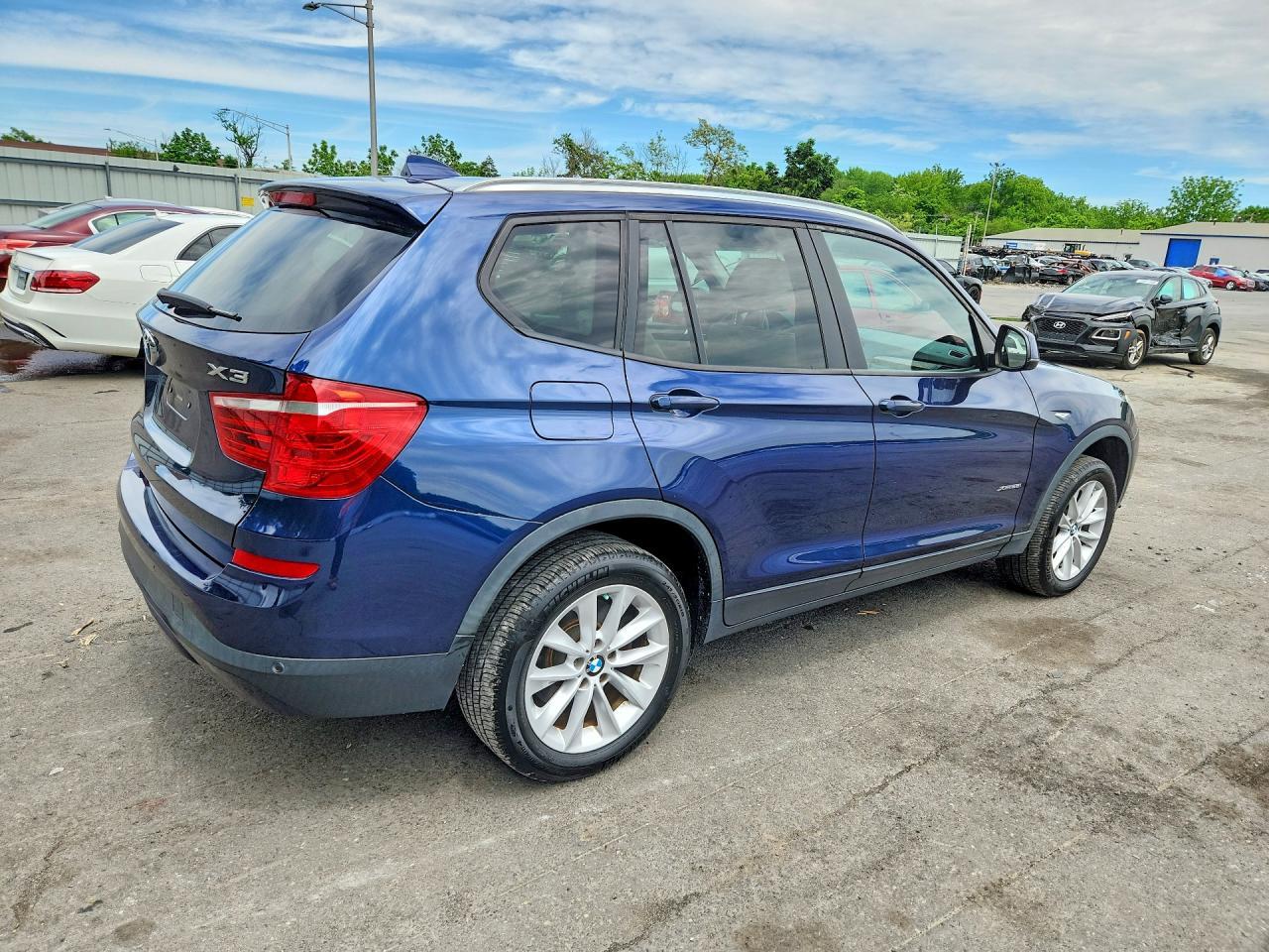 2017 BMW X3 xDrive28I - Фото 3