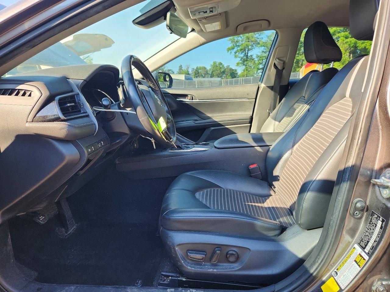 2020 Toyota Camry Se - Фото 7