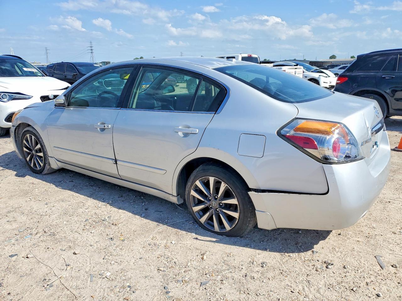 2011 Nissan Altima 2.5 - Image 2