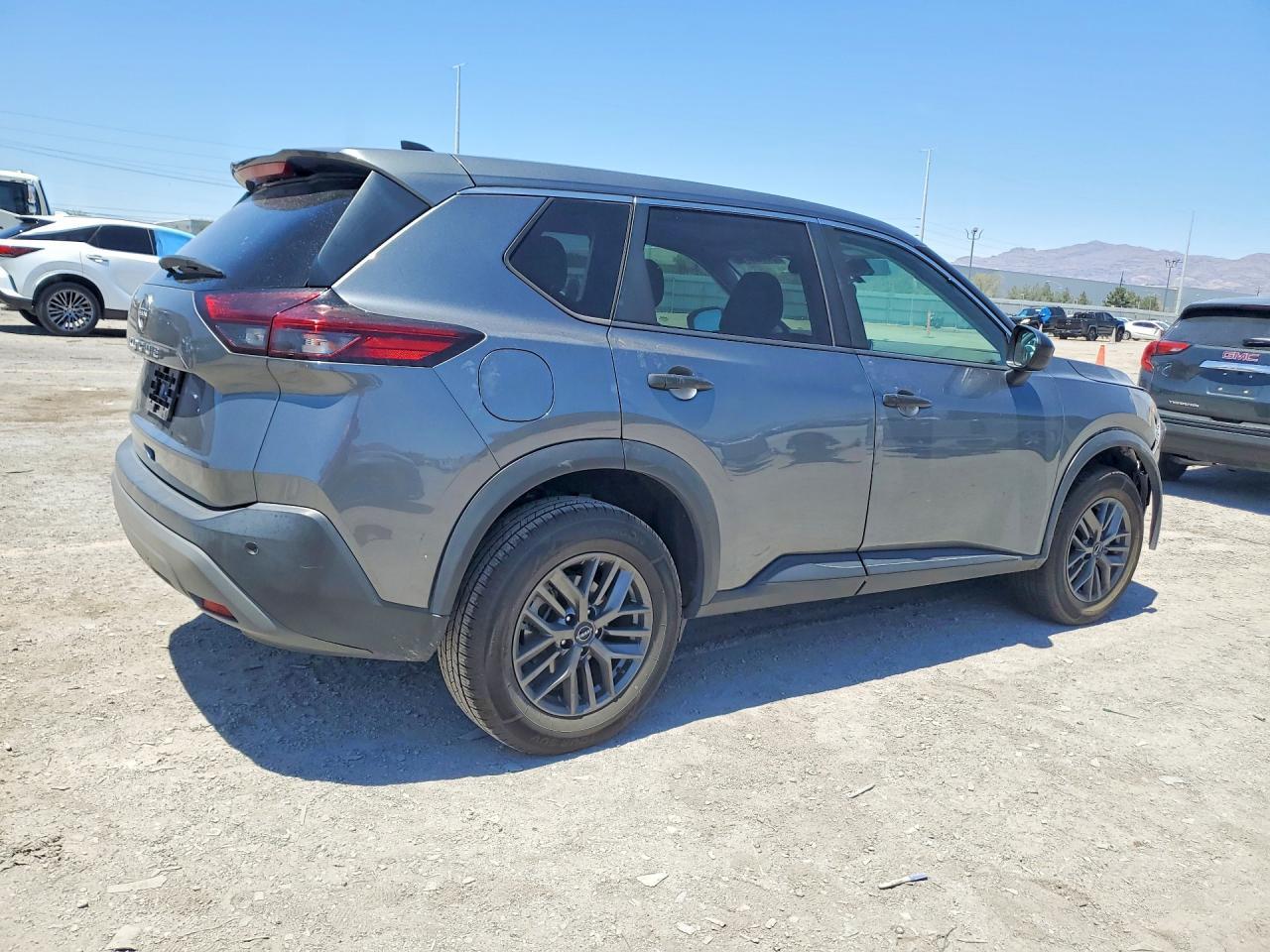 2023 Nissan Rogue S - Фото 3