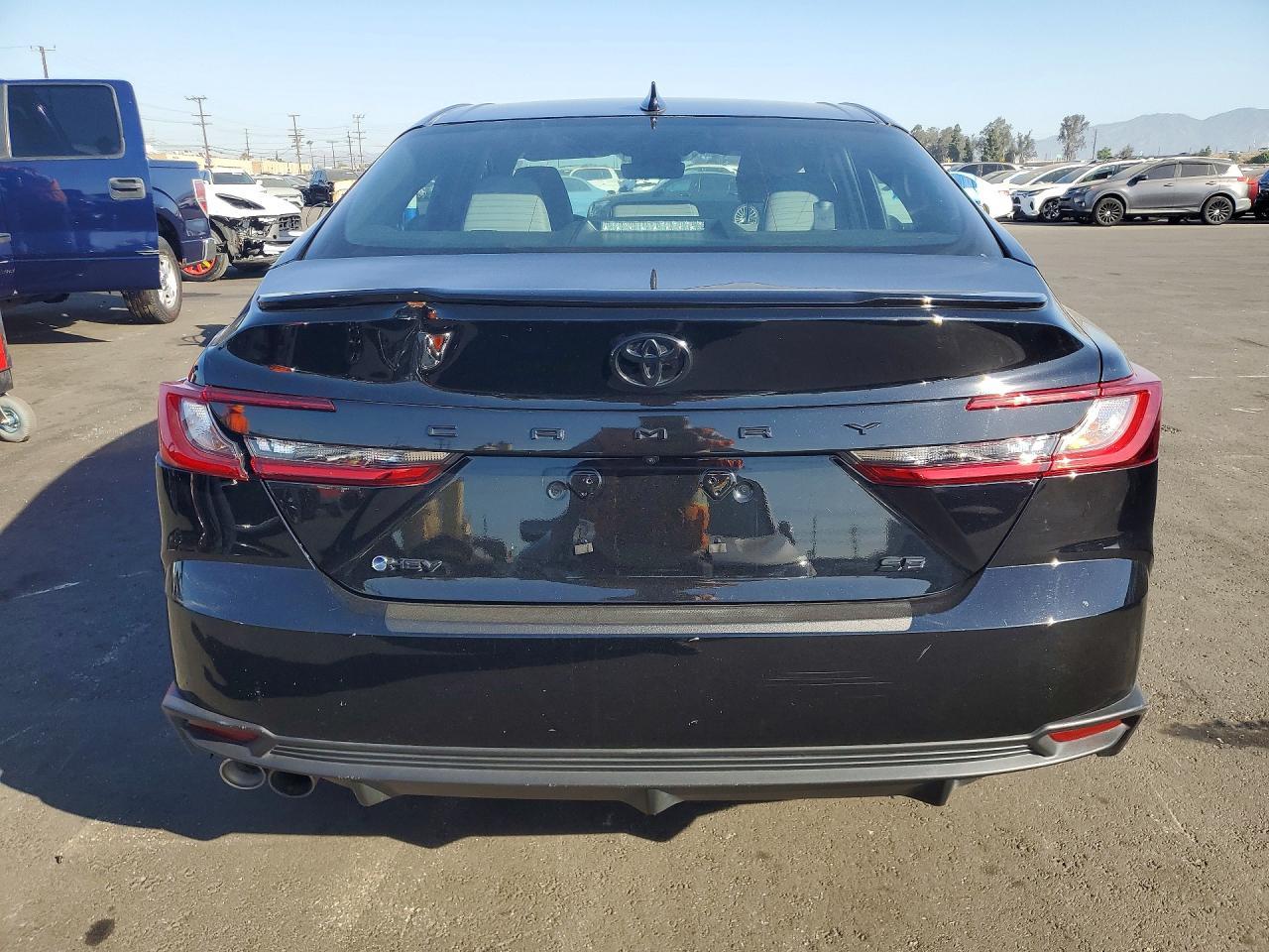 2025 Toyota Camry Se - Фото 6
