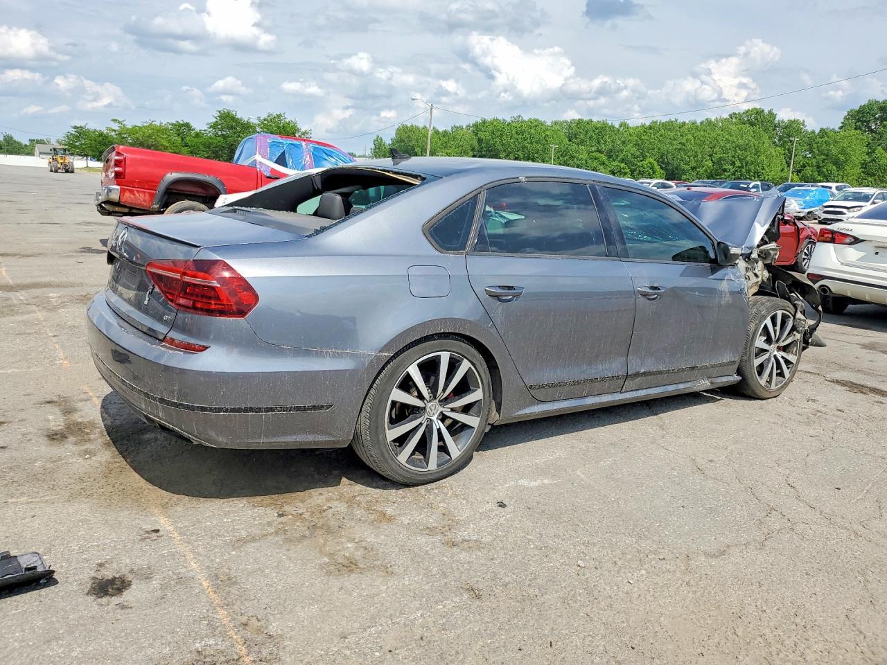 2018 Volkswagen Passat Gt - Фото 3