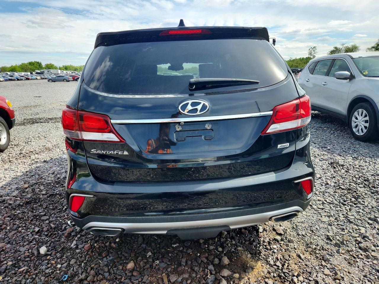 2018 Hyundai Santa Fe Se - Image 6