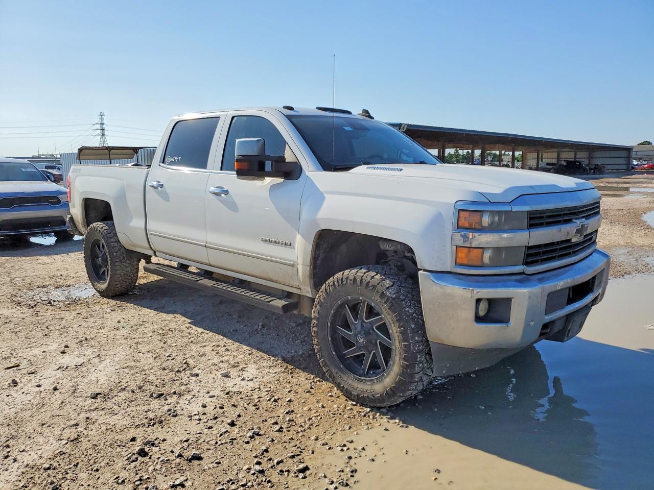 2016 Chevrolet Silverado - Image 4
