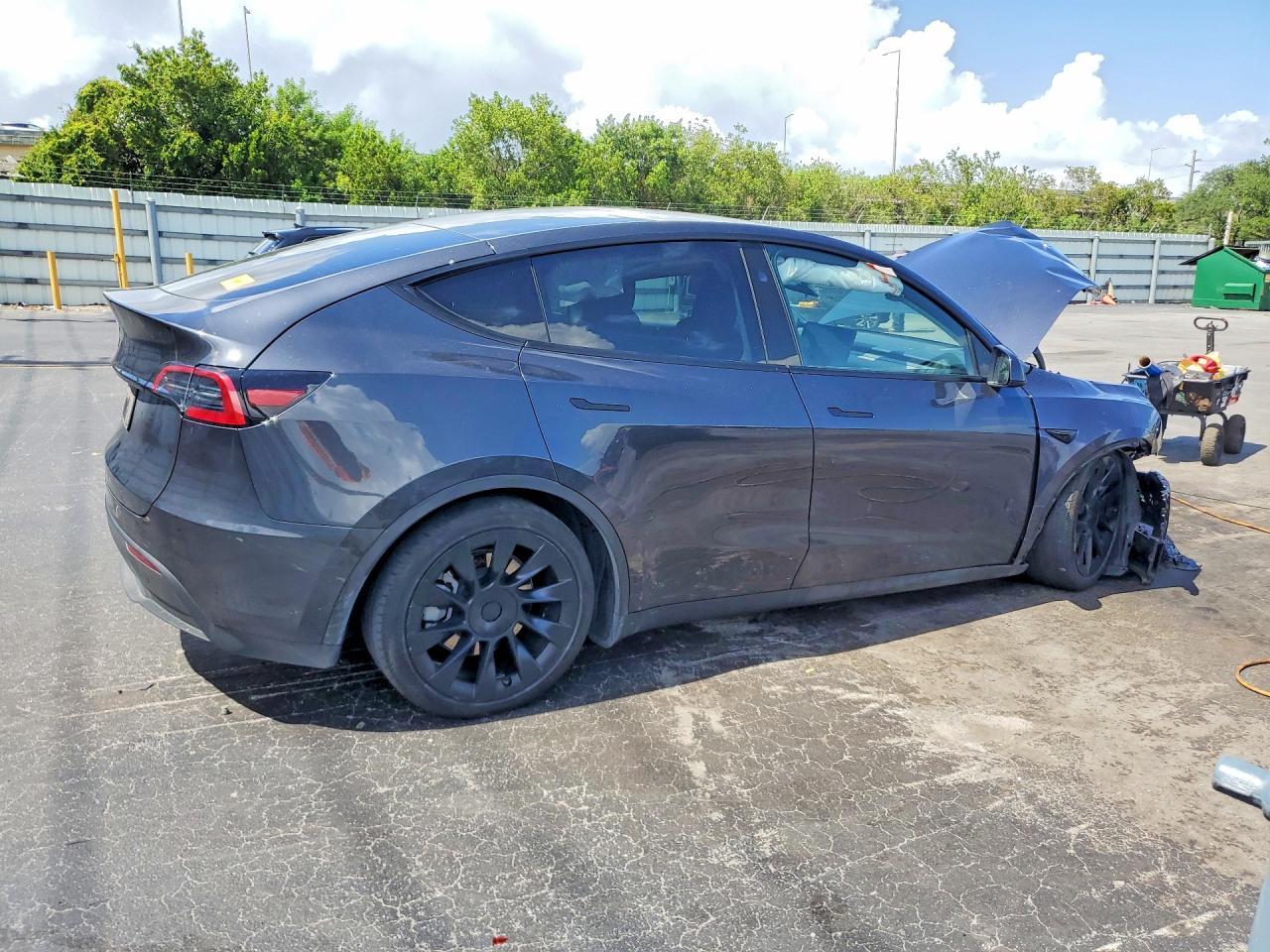 2024 Tesla Model Y - Image 3