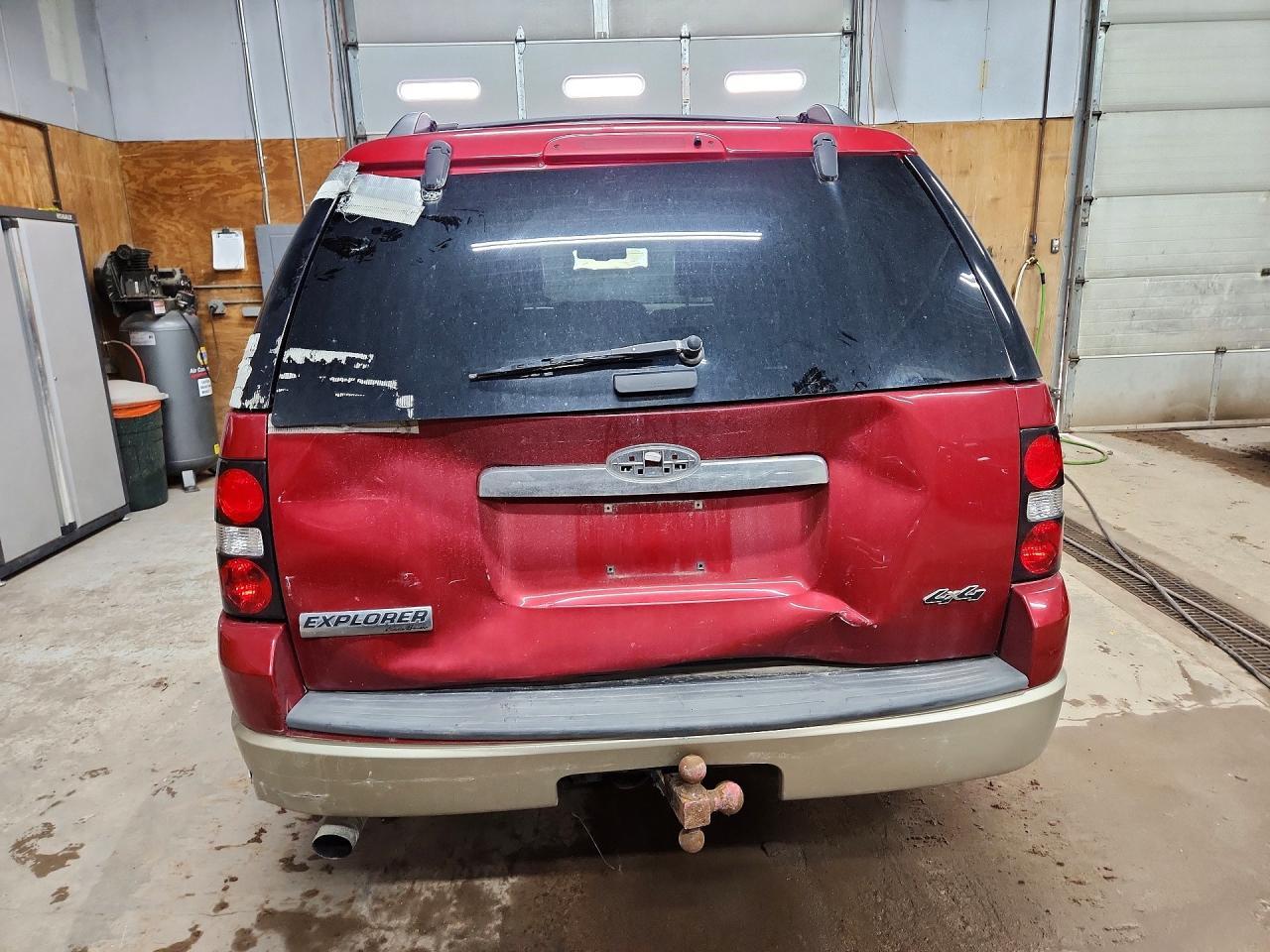2010 Ford Explorer Eddie Bauer - Image 6