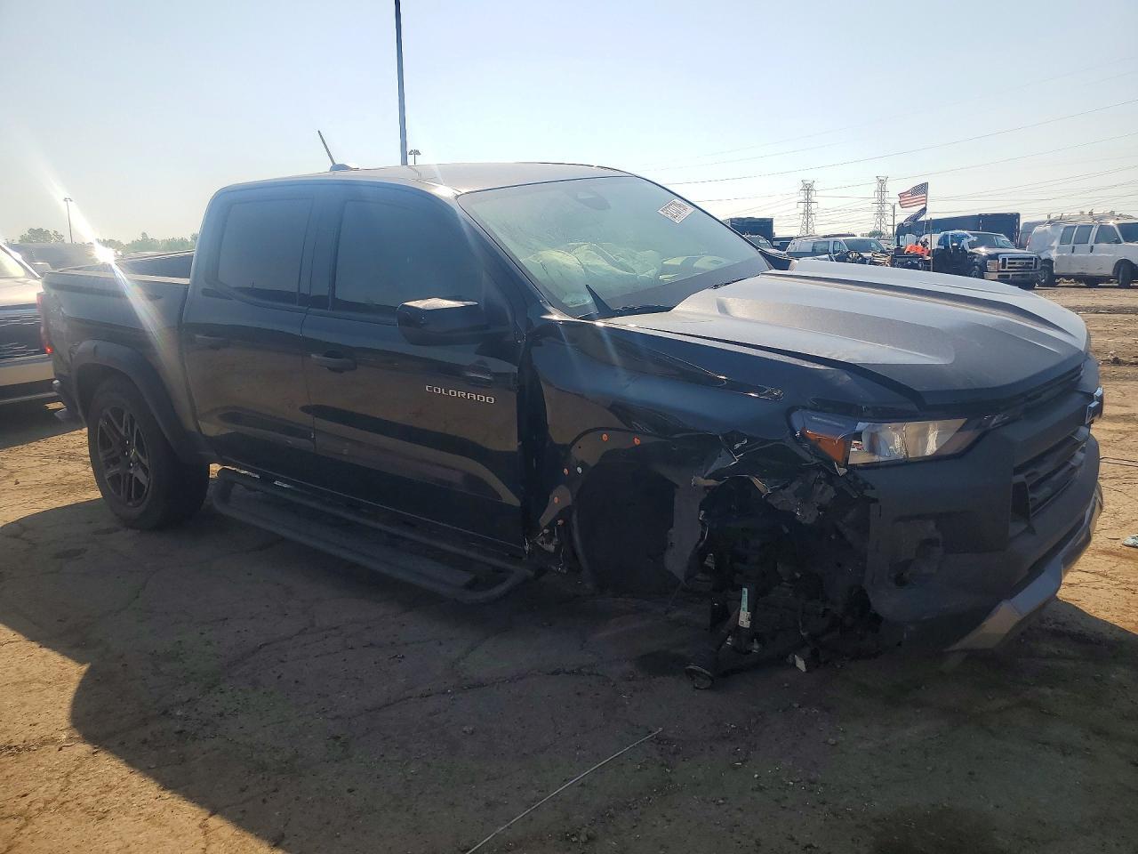 2024 Chevrolet Colorado Trail Boss - Фото 4