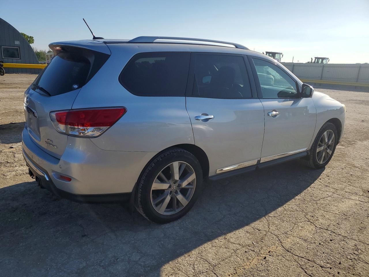 2013 Nissan Pathfinder S - Фото 3