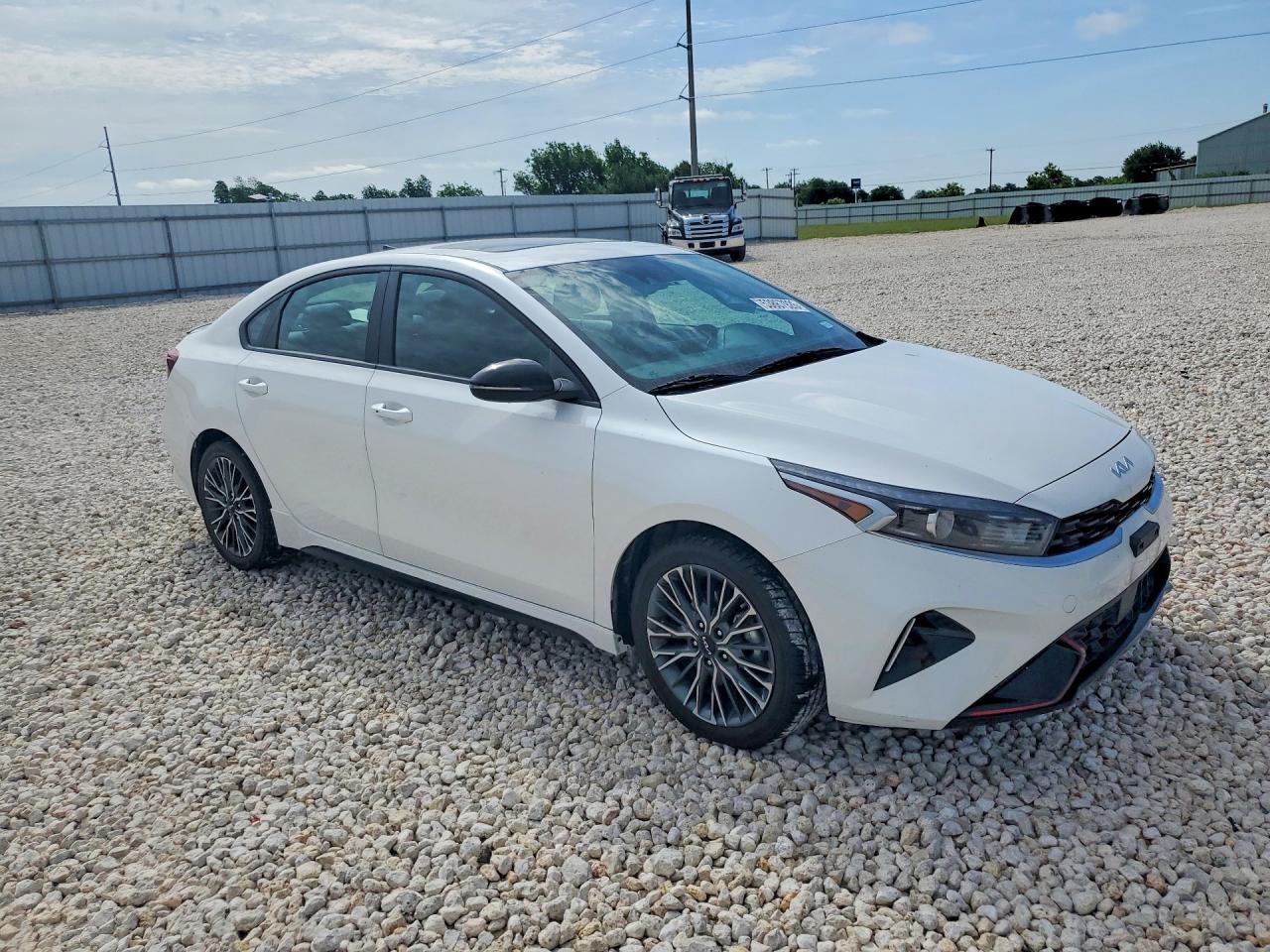 2024 Kia Forte Gt Line - Фото 4