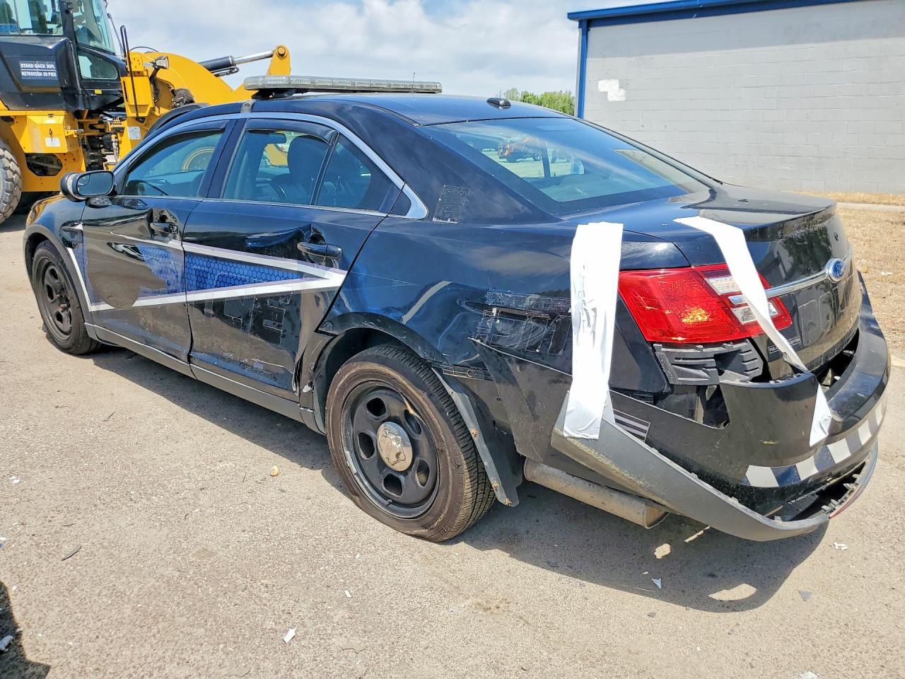 2013 Ford Taurus Police Interceptor - Фото 2
