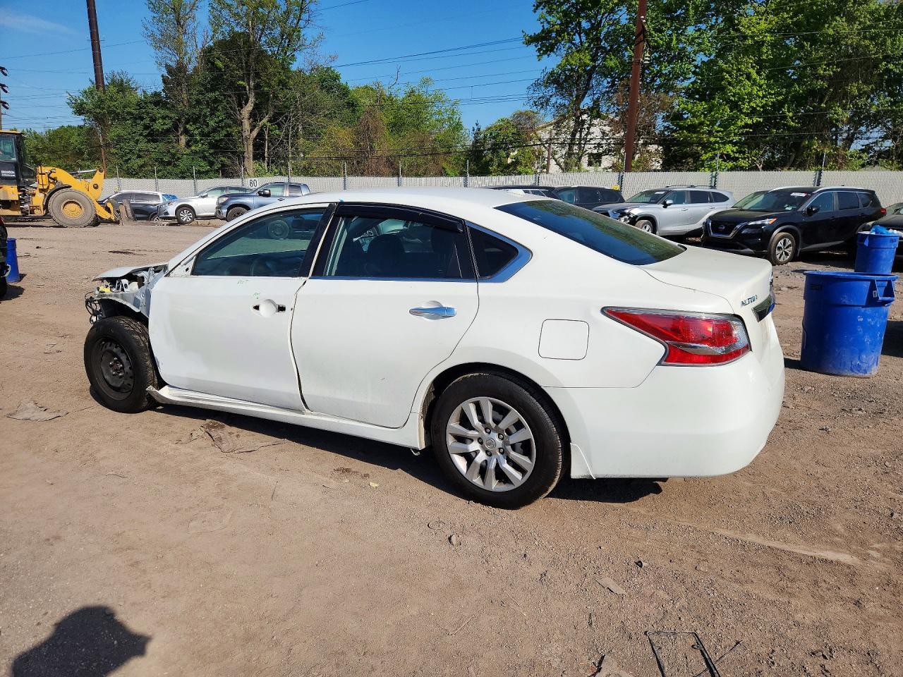 2015 Nissan Altima 2.5 S - Фото 2