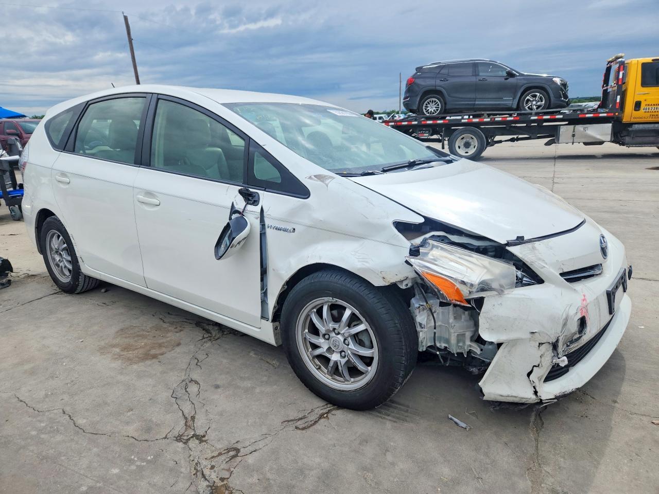 2014 Toyota Prius V Three - Фото 4