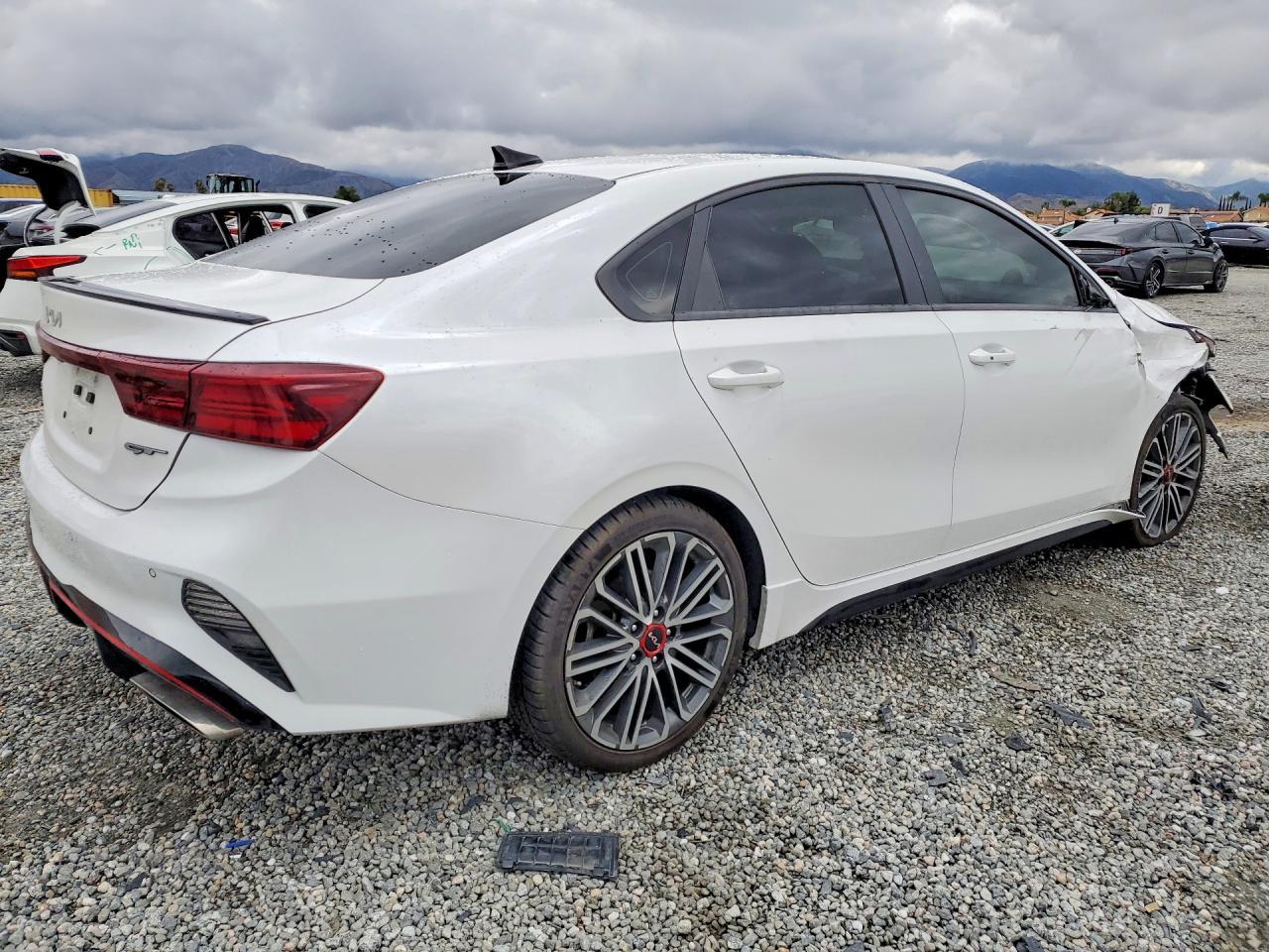 2022 Kia Forte Gt - Фото 3