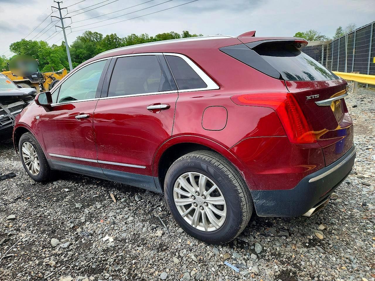 2017 Cadillac Xt5 - Image 2