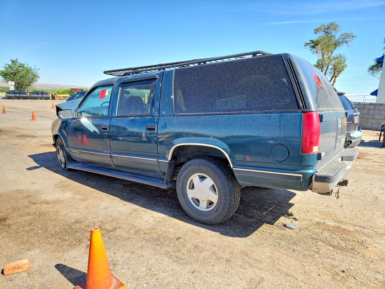 1999 Chevrolet Suburban K1500 - Фото 2