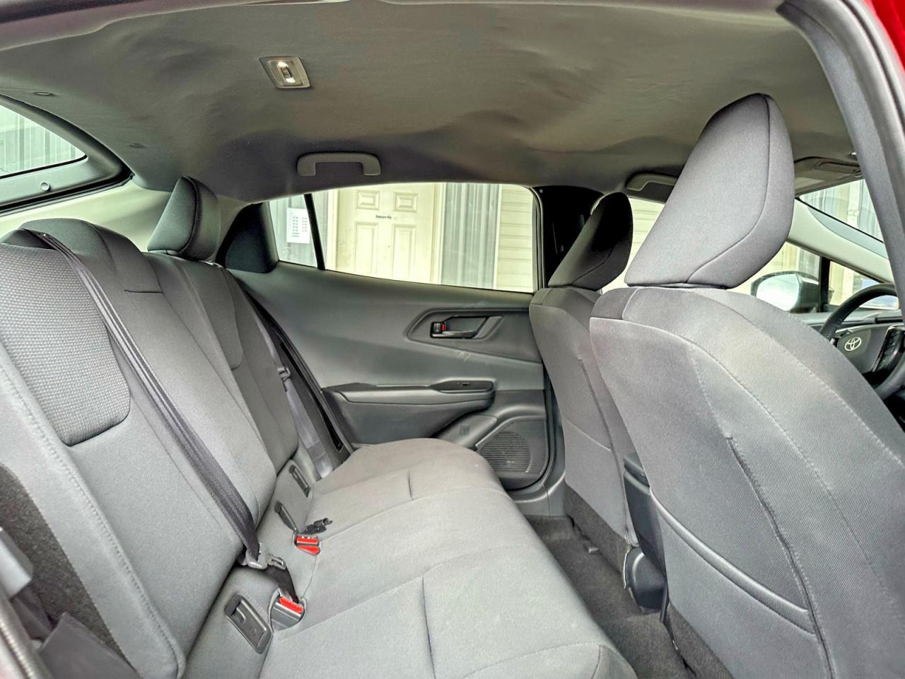 2025 Toyota Prius Le - Image 6