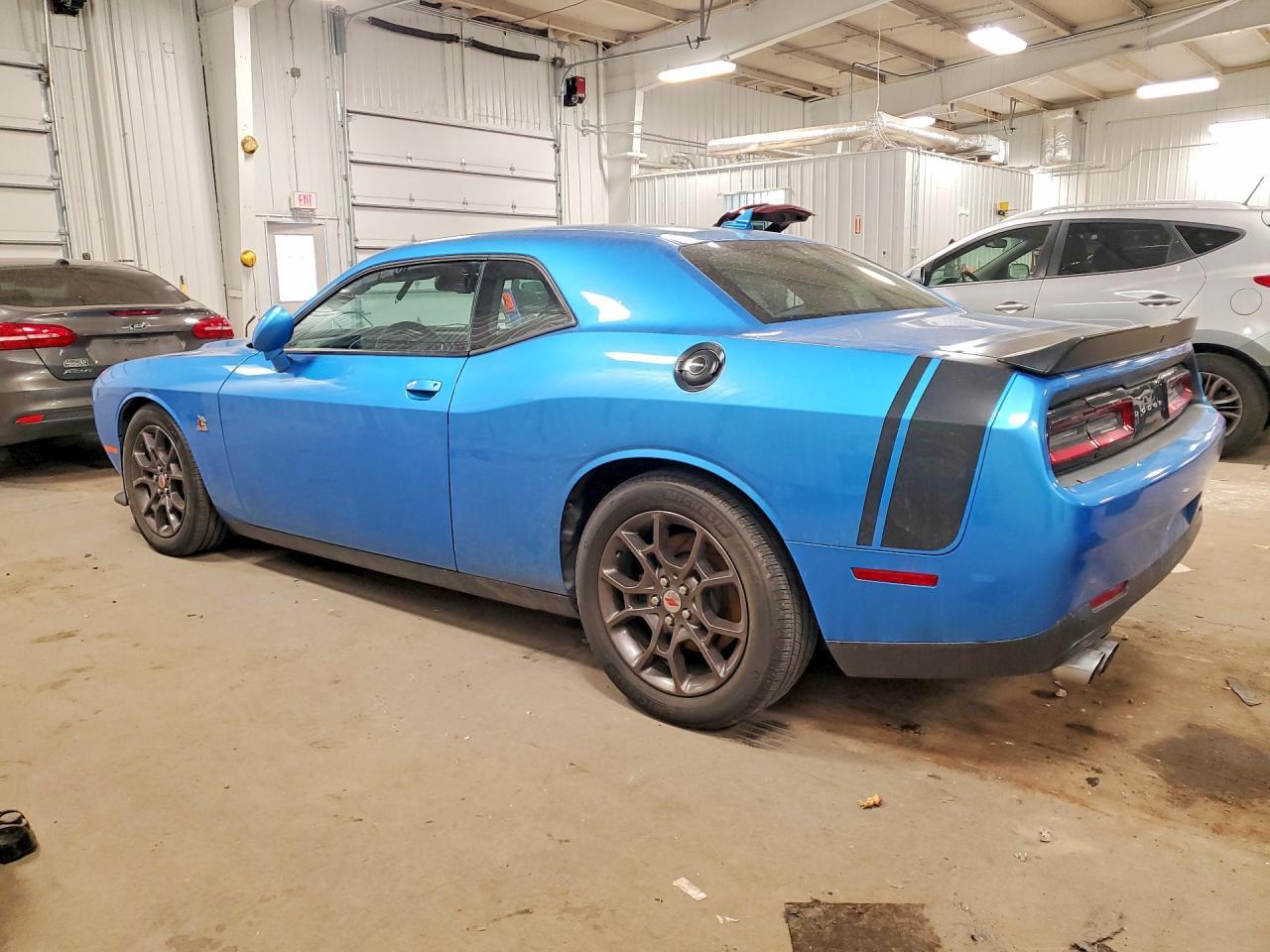 2015 Dodge Challenger R - Image 2