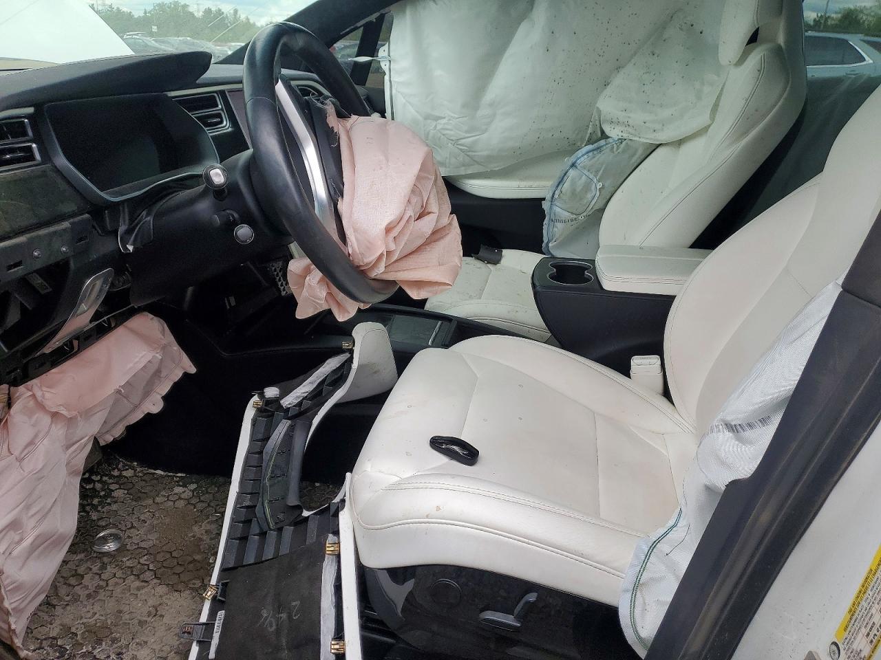 2017 Tesla Model X - Image 7