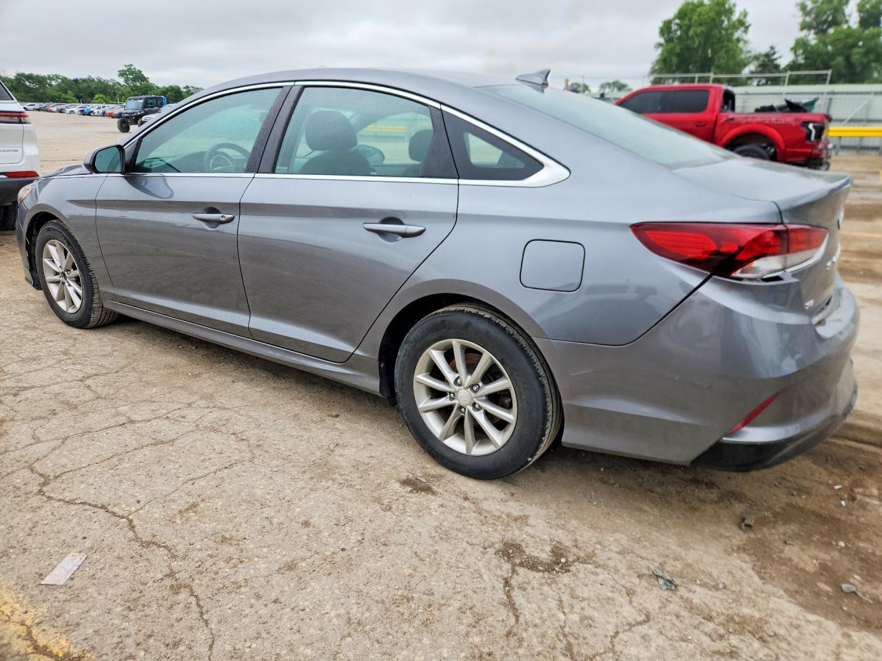 2019 Hyundai Sonata Se - Image 2