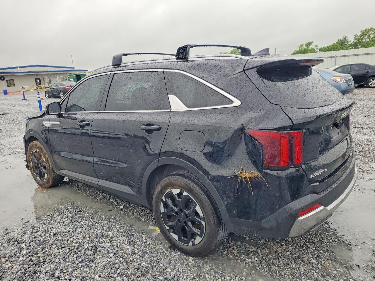 2024 Kia Sorento S - Image 2