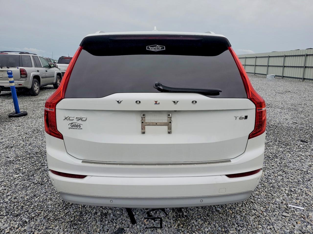 2022 Volvo Xc90 T6 Momentum - Image 6