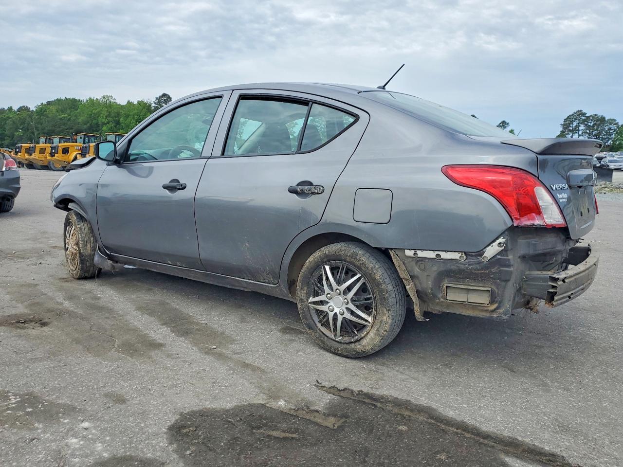2019 Nissan Versa S Plus - Фото 2