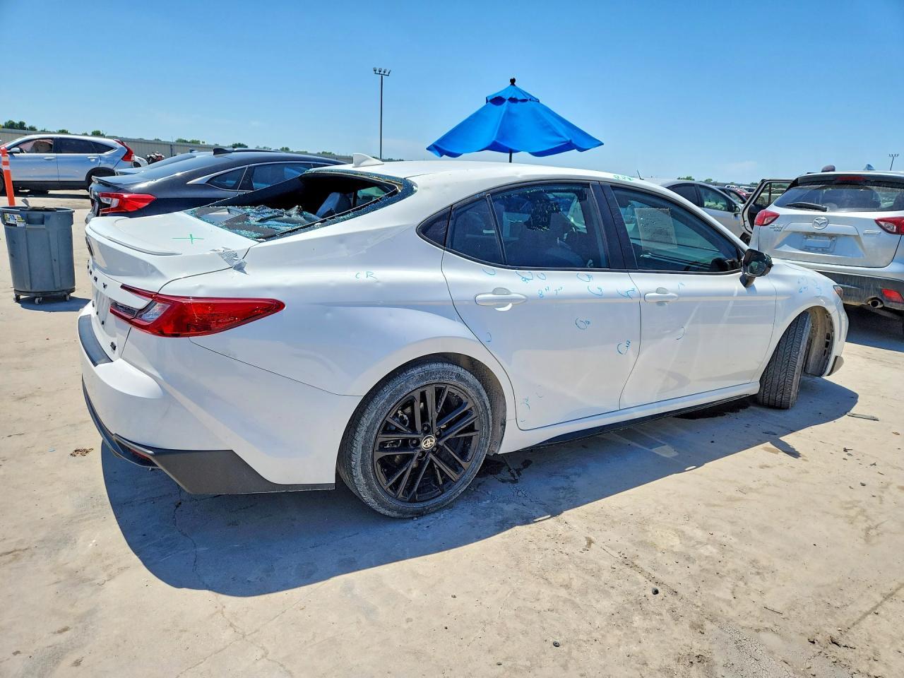 2025 Toyota Camry Se - Image 3