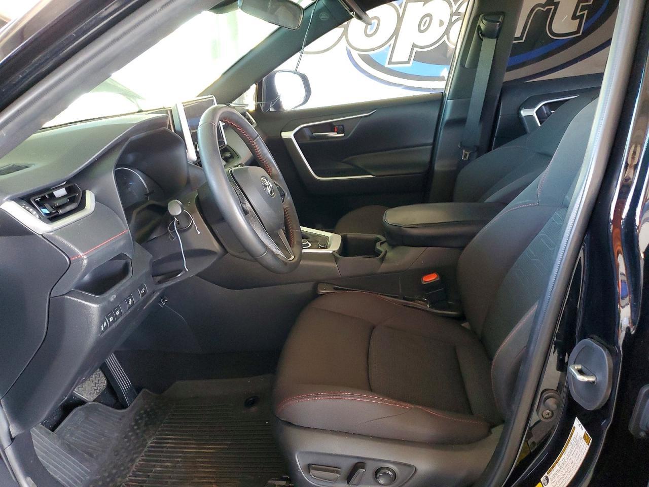 2025 Toyota Rav4 Se - Image 7