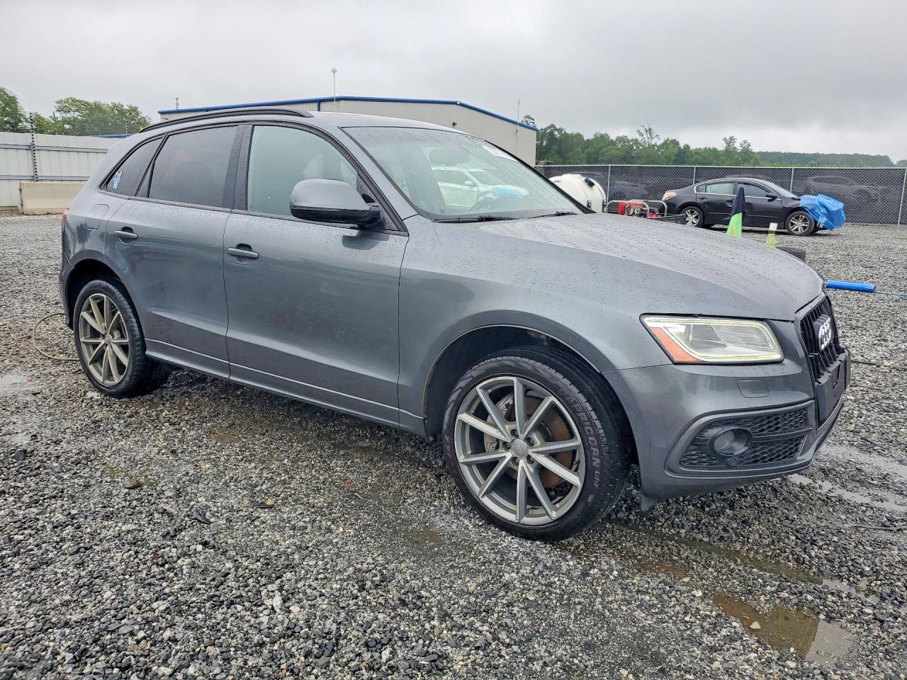 2017 Audi Q5 Premium Plus S-Line - Image 4