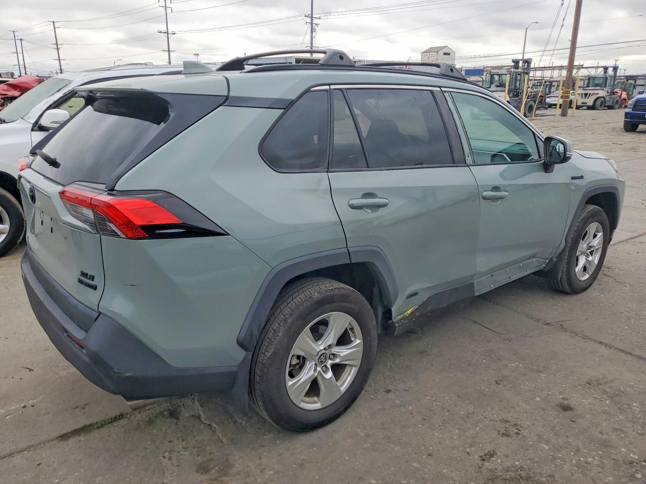 2021 Toyota Rav4 Xle - Image 3