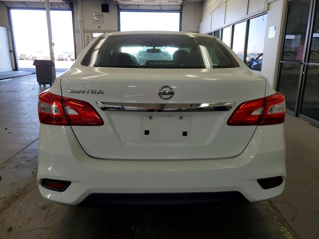 2016 Nissan Sentra S - Фото 6