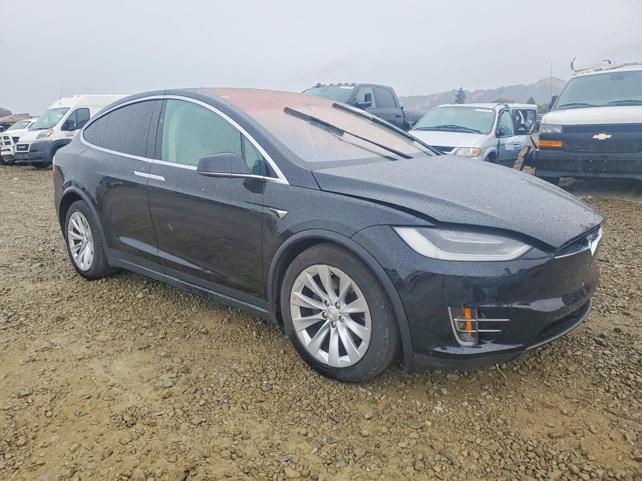 2017 Tesla Model X - Фото 4