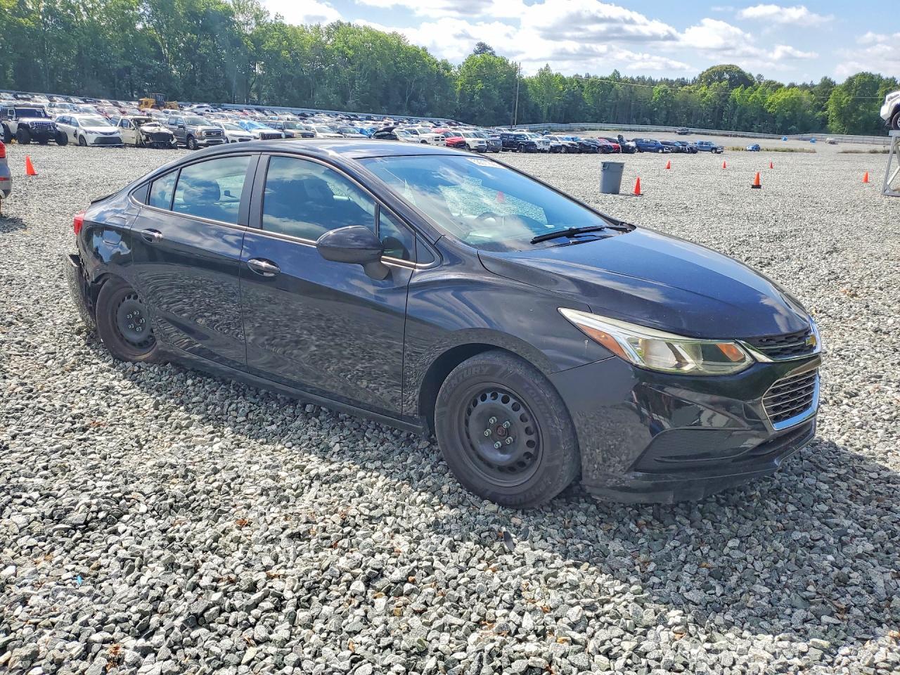 2017 Chevrolet Cruze Ls - Фото 4