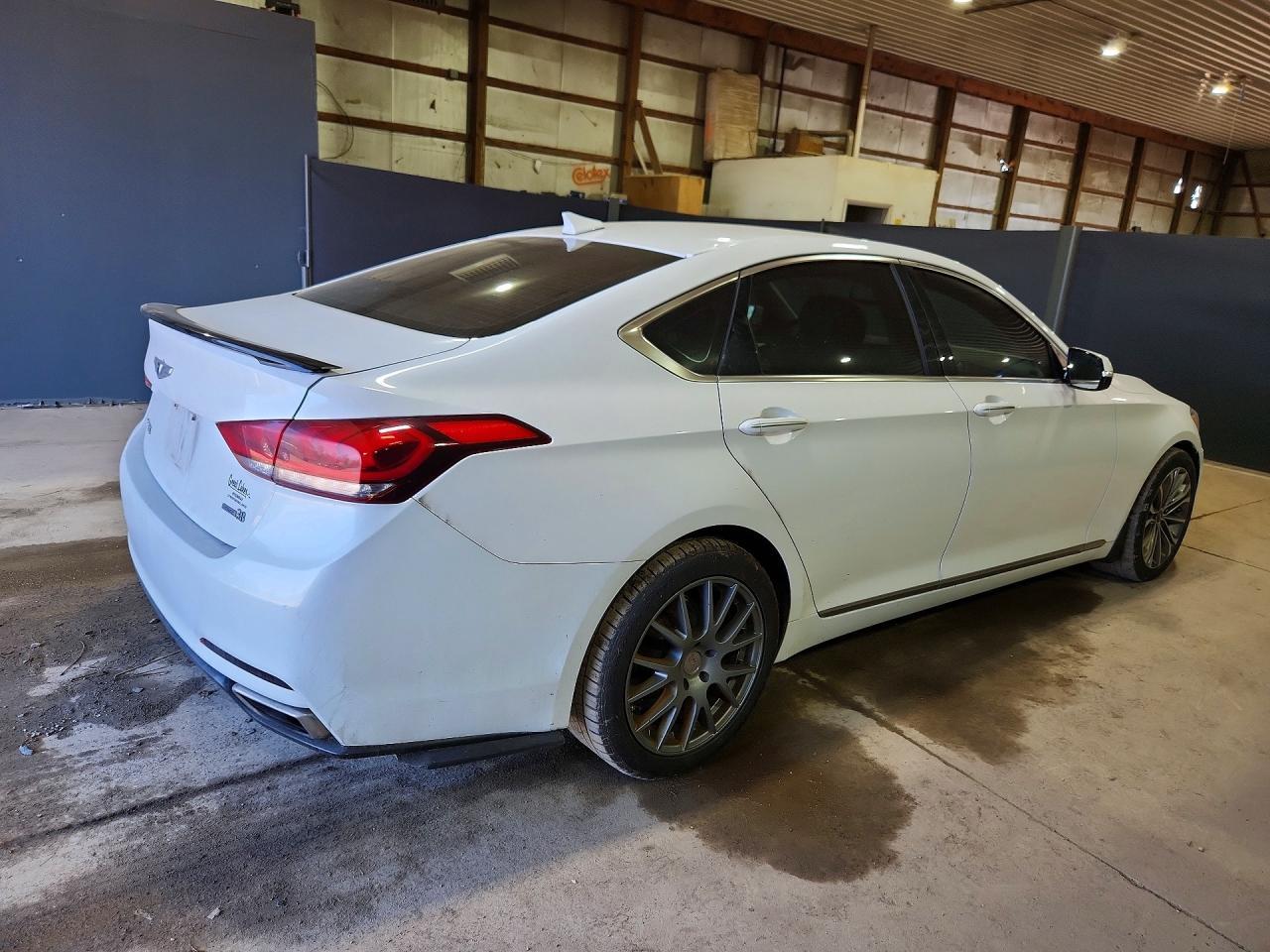 2015 Hyundai Genesis 3.8L - Фото 3