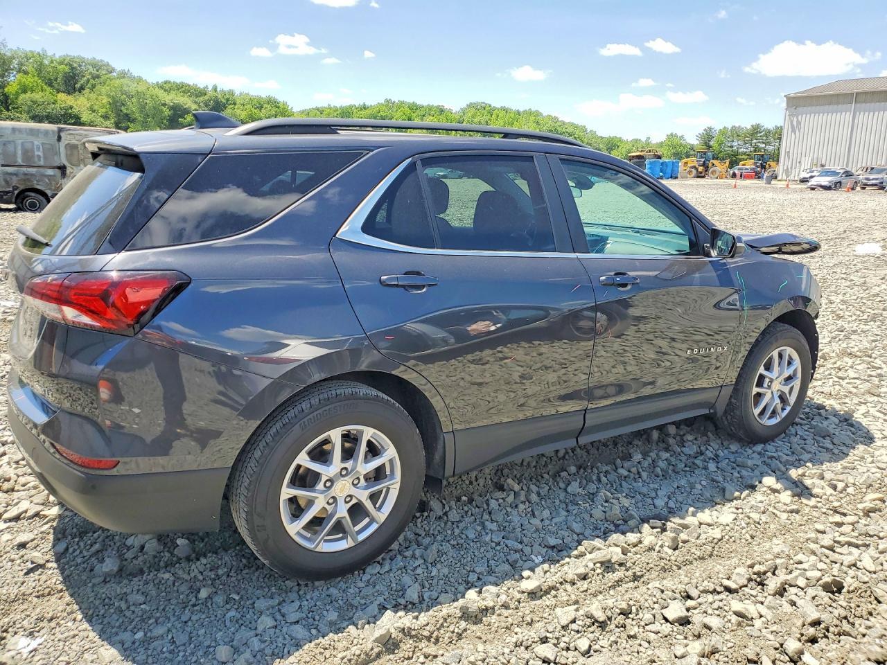 2022 Chevrolet Equinox Lt - Image 3