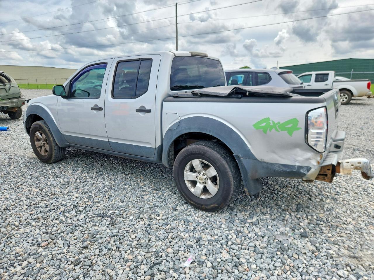 2011 Nissan Frontier S - Фото 2