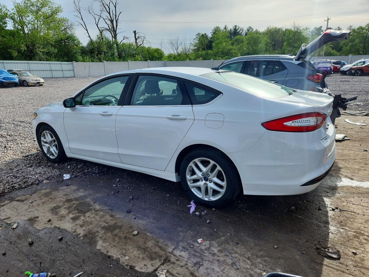 2016 Ford Fusion Se - Image 2
