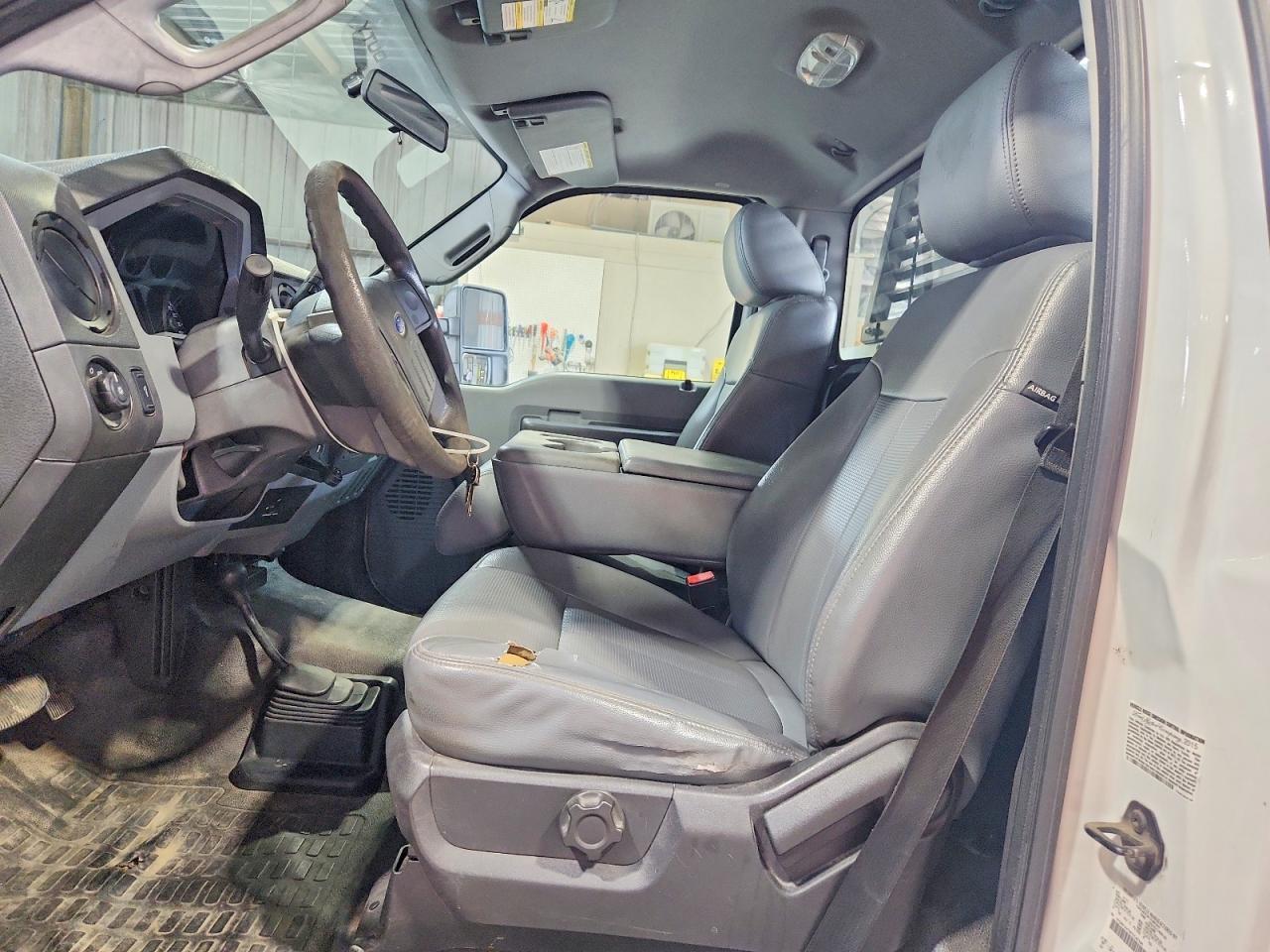 2015 Ford F350 Super - Фото 7
