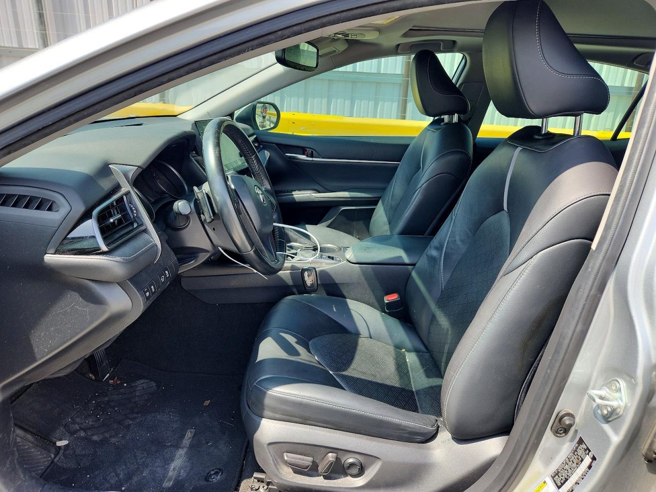 2021 Toyota Camry Ce V6 - Image 7