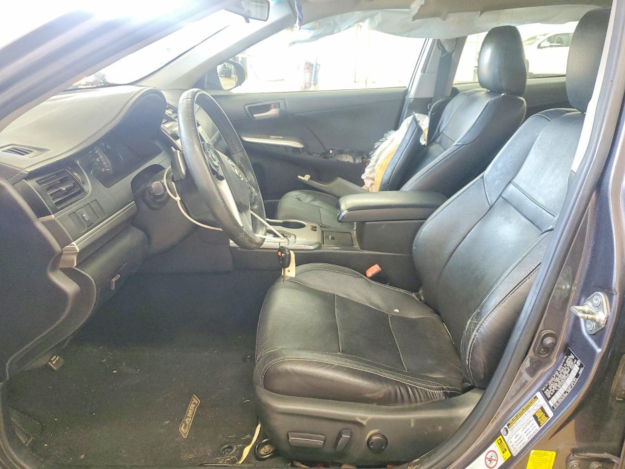 2014 Toyota Camry Se - Image 7