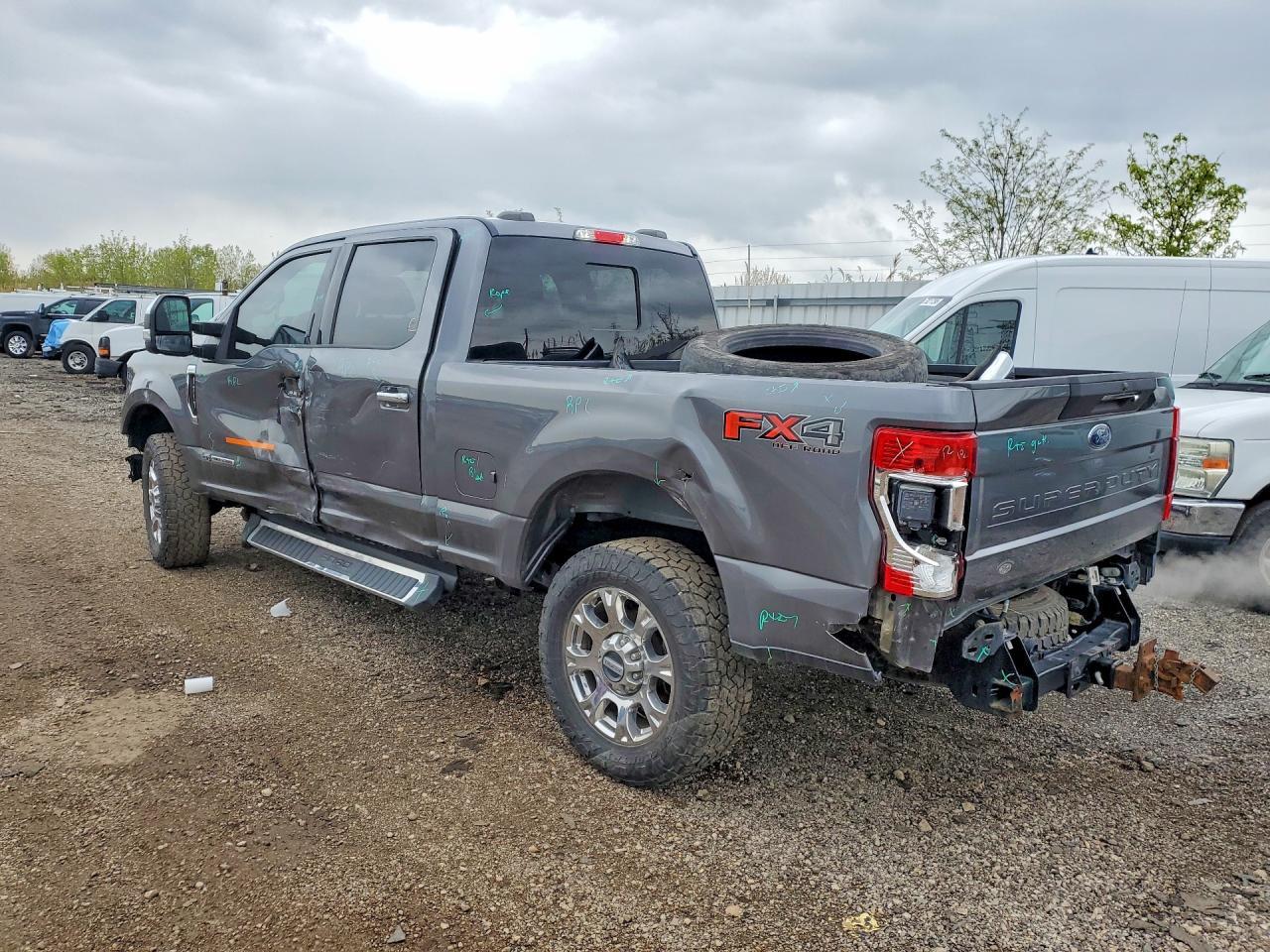 2021 Ford F250 Super Duty - Фото 2