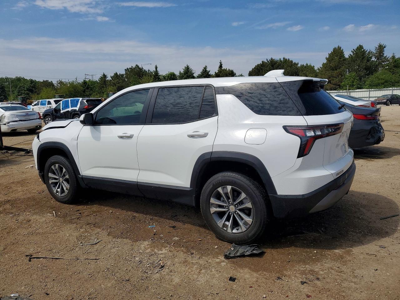 2025 Chevrolet Equinox Lt - Image 2