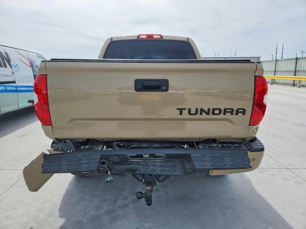 2017 Toyota Tundra Crewmax Limited - Фото 6